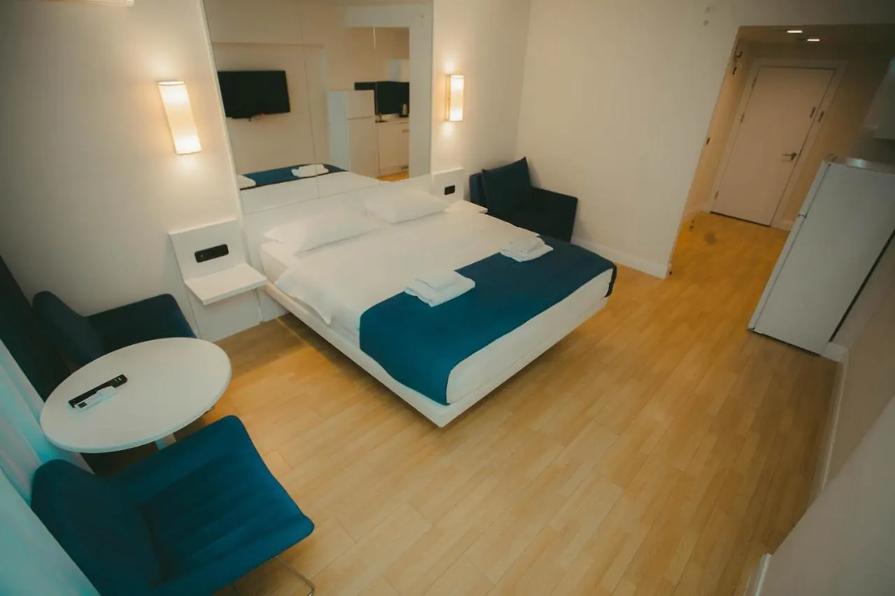 Come A Lot Aparthotel 바투미 5*,